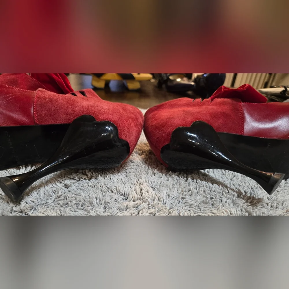 John Fluevog Red Velvet Bow Heels - Picture 7 of 12